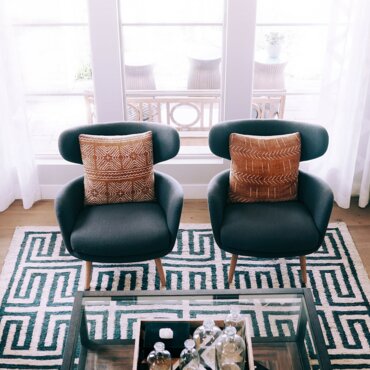 Inspirace pro obývací pokoje: jaké styly a barvy definují rok 2022?